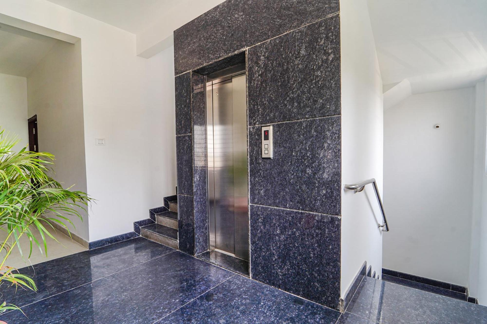 Fabhotel Metro Suites - Nr Esi Hospital Бенґалуру Екстер'єр фото